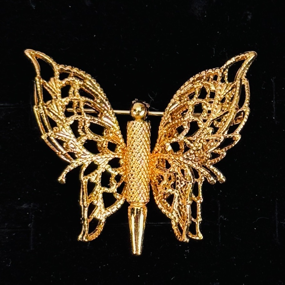 Vintage Monet Goldtone 3-D wired Butterfly Brooch - Picture 5 of 7